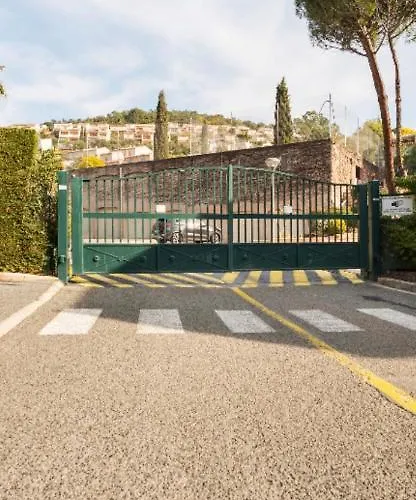 Vue /parking Privatif Daire Saint-Raphaël